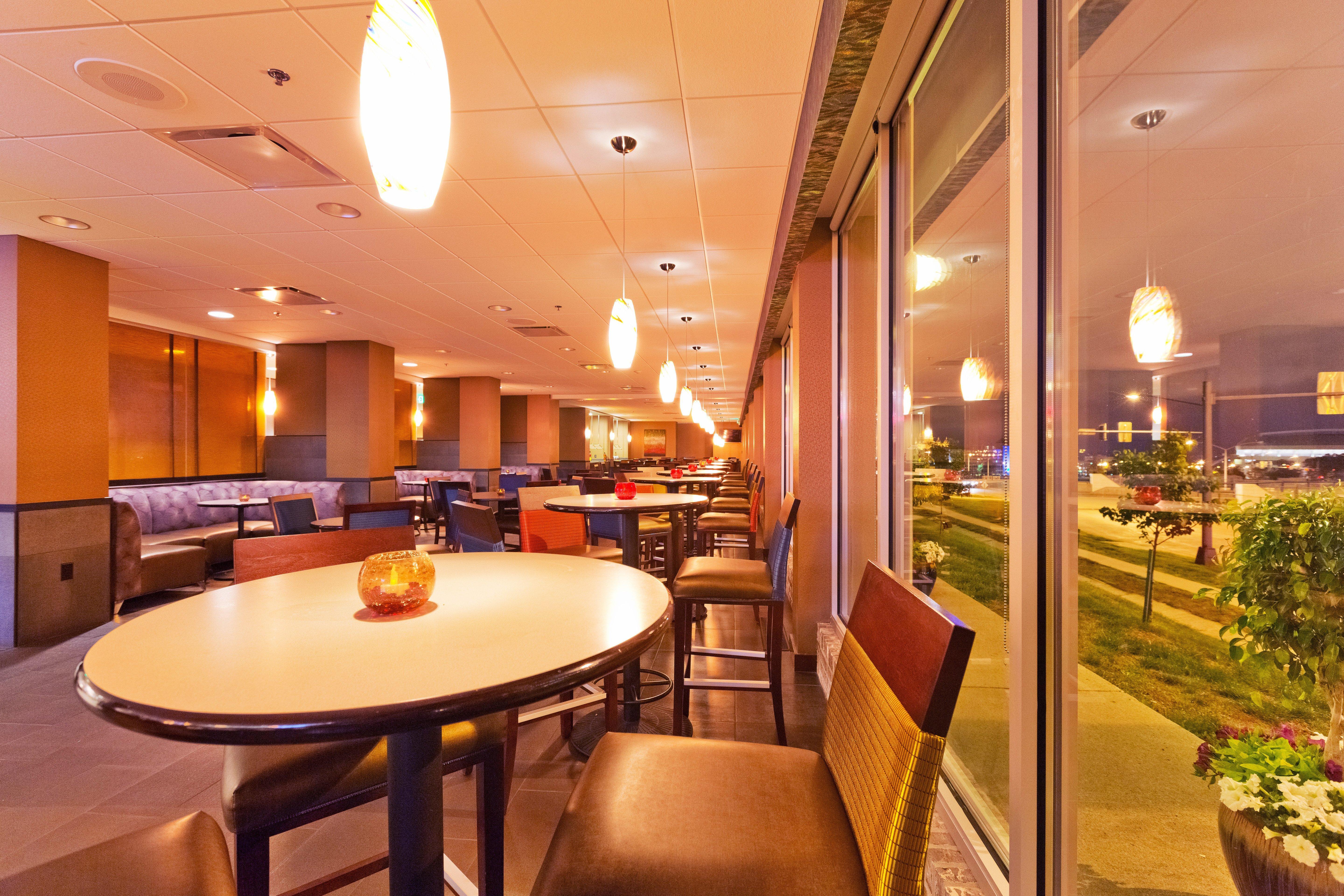 Holiday Inn Des Moines-Downtown-Mercy Campus By Ihg Exterior foto